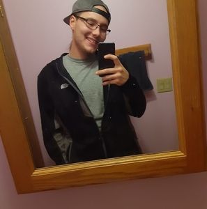 Meet your Posher, Dominic